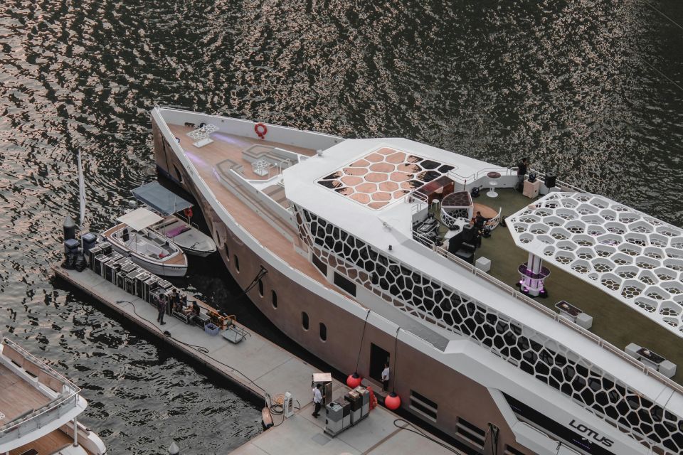Luxury Hotel on the Sea: loating palaces that redefine Community and Customisation